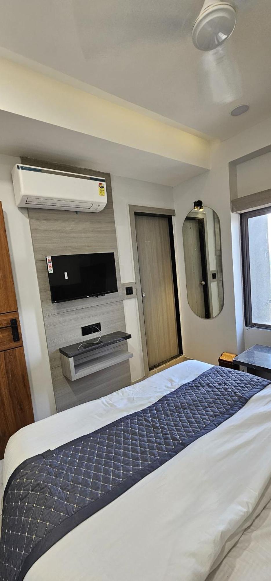Hotel Allen Ahmedabad Buitenkant foto