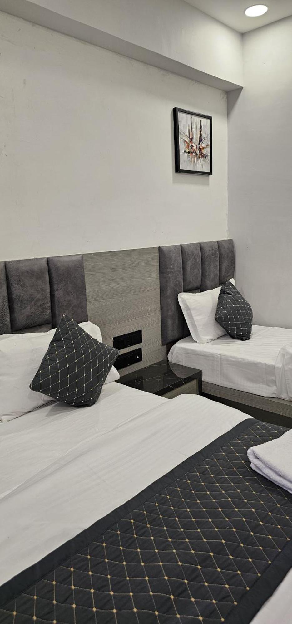 Hotel Allen Ahmedabad Buitenkant foto