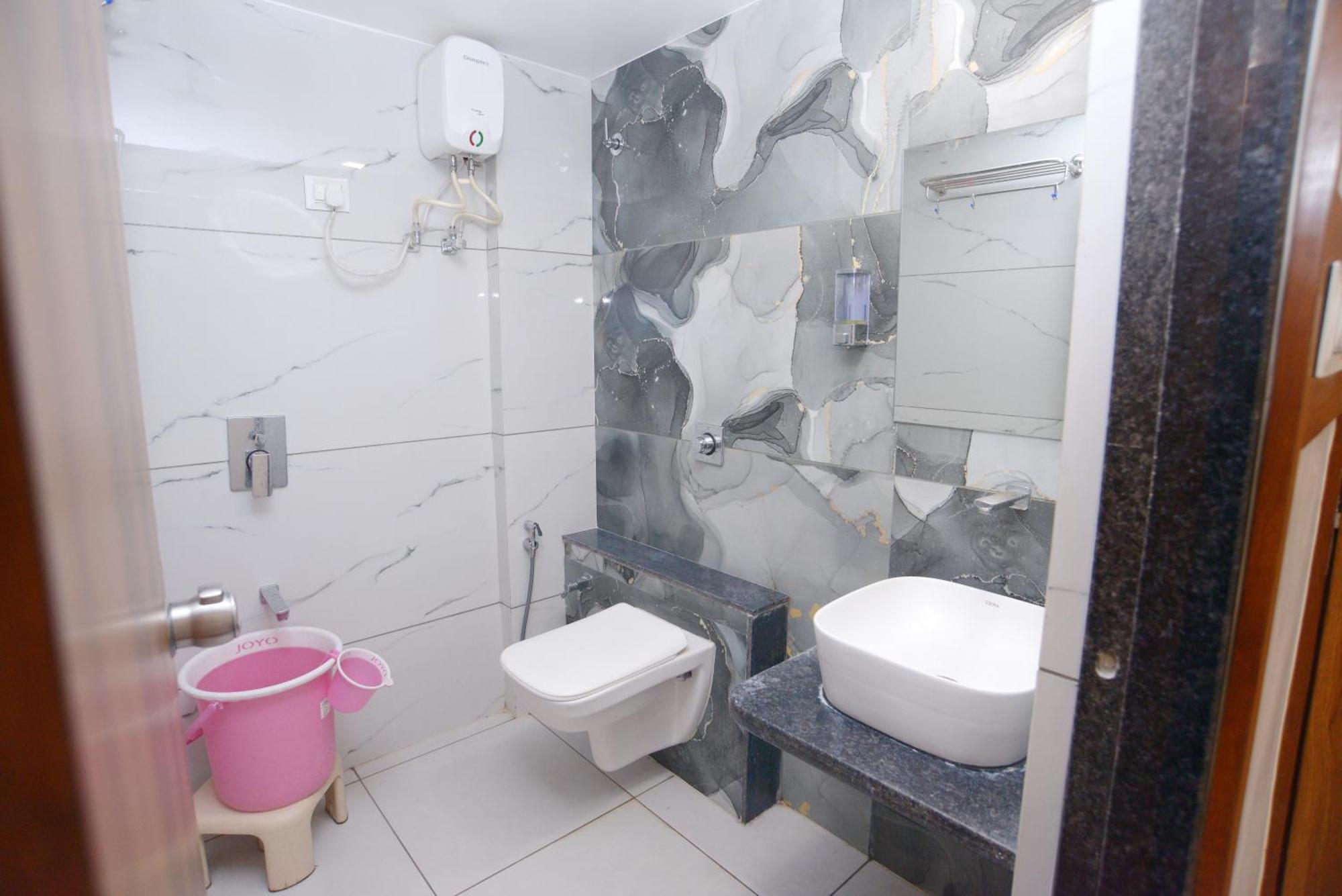 Hotel Allen Ahmedabad Buitenkant foto