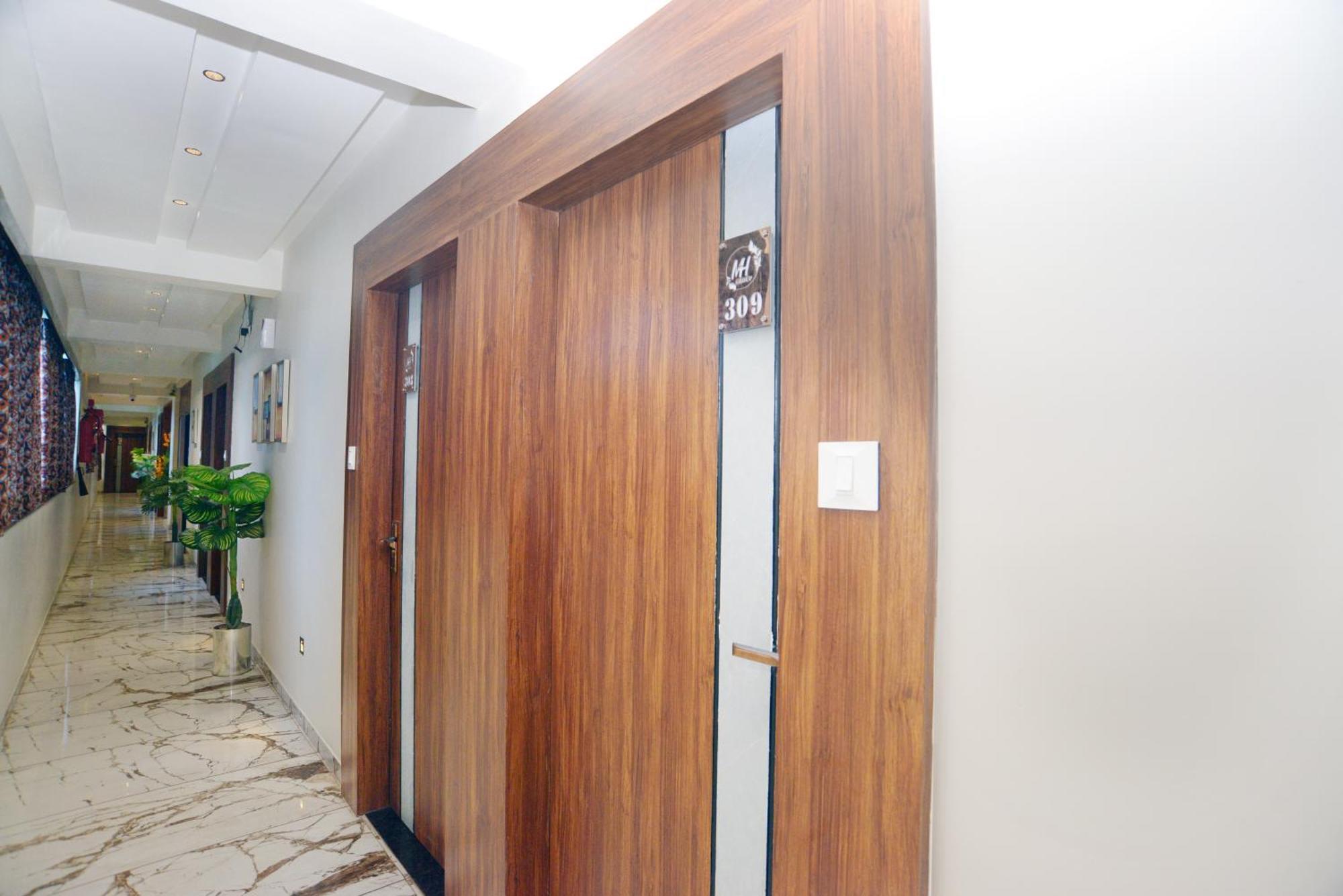 Hotel Allen Ahmedabad Buitenkant foto